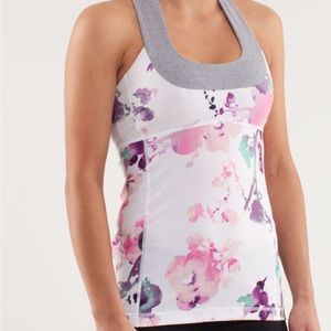 Lululemon Scoop Neck Tank
Blurred Blossoms White / Heathered Fossil size 4